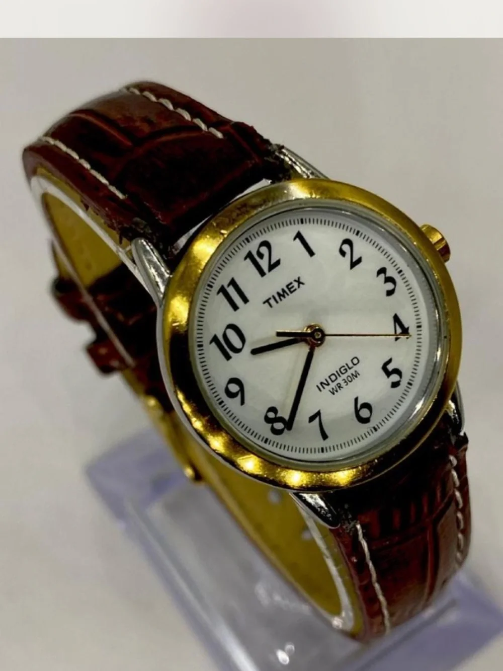 *** Timex   ^^^Indiglo Classic Gold-Tone Watch / Tan  Leather Strap ^^^